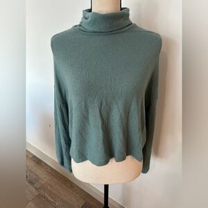 Anthropologie Caution to the Wind Turtleneck crop green soft top SZ S
